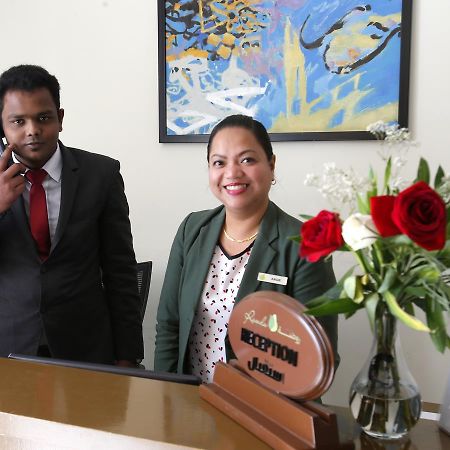 Rawda Hotel Doha Bagian luar foto
