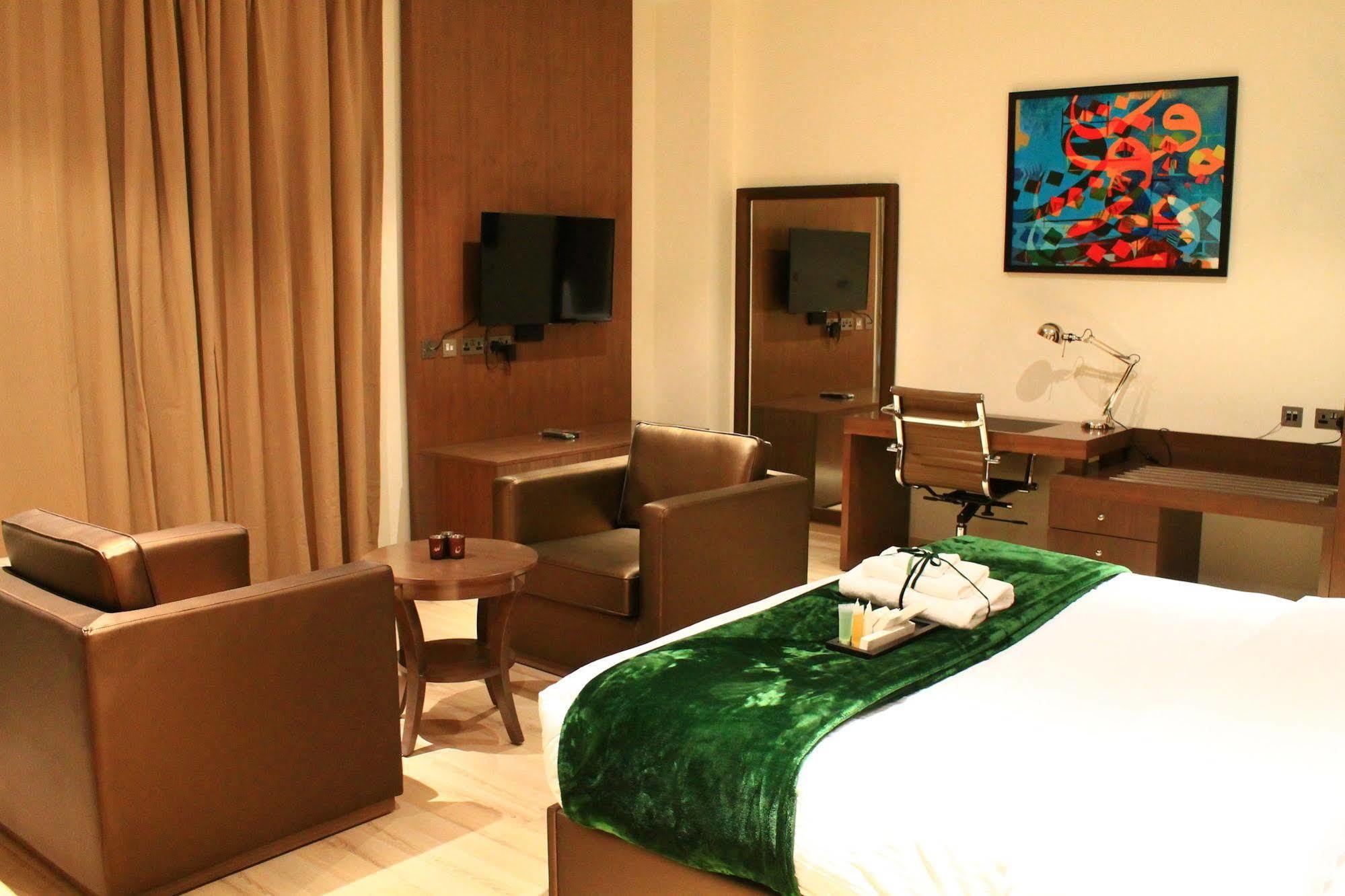 Rawda Hotel Doha Bagian luar foto