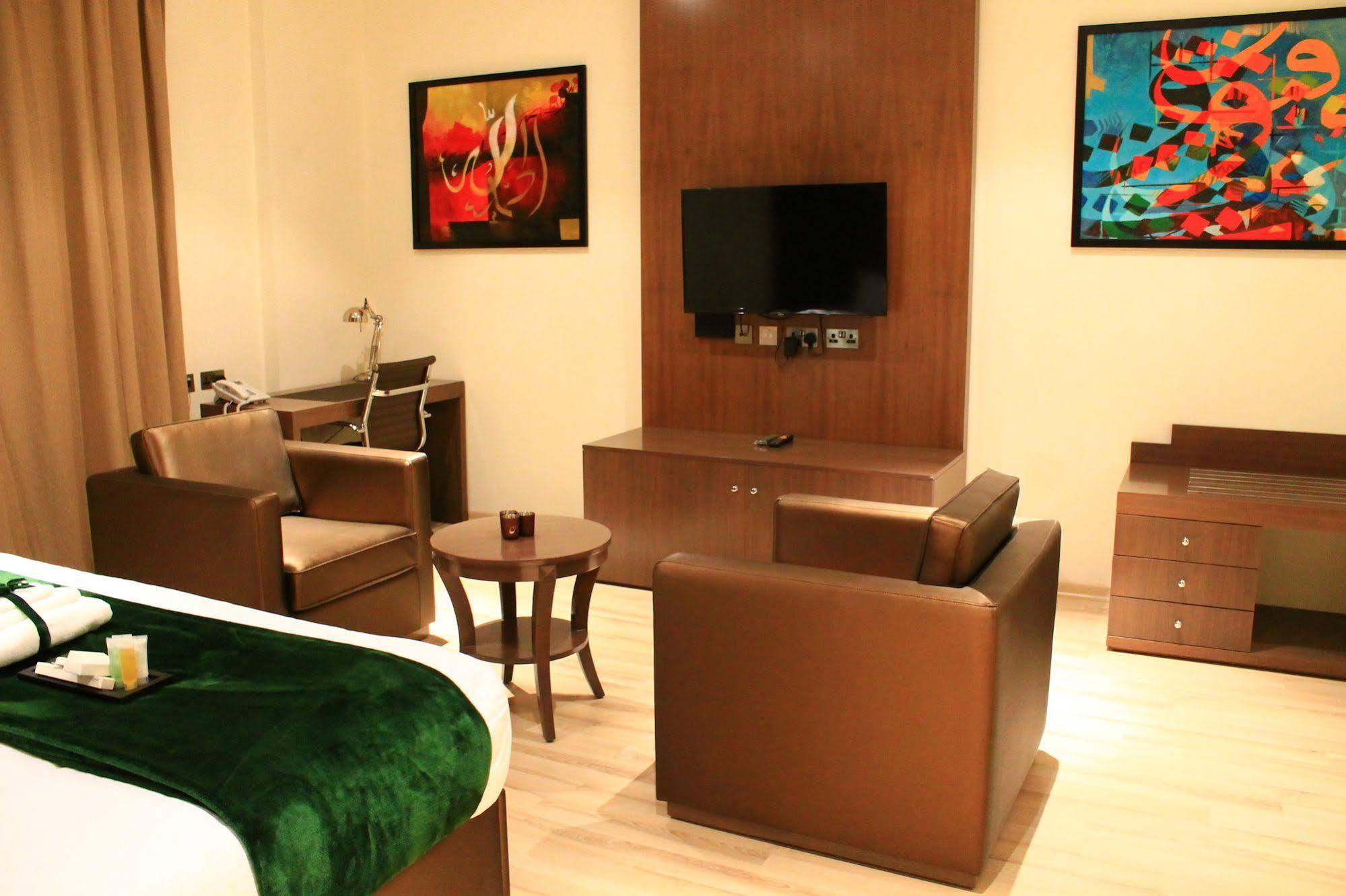 Rawda Hotel Doha Bagian luar foto