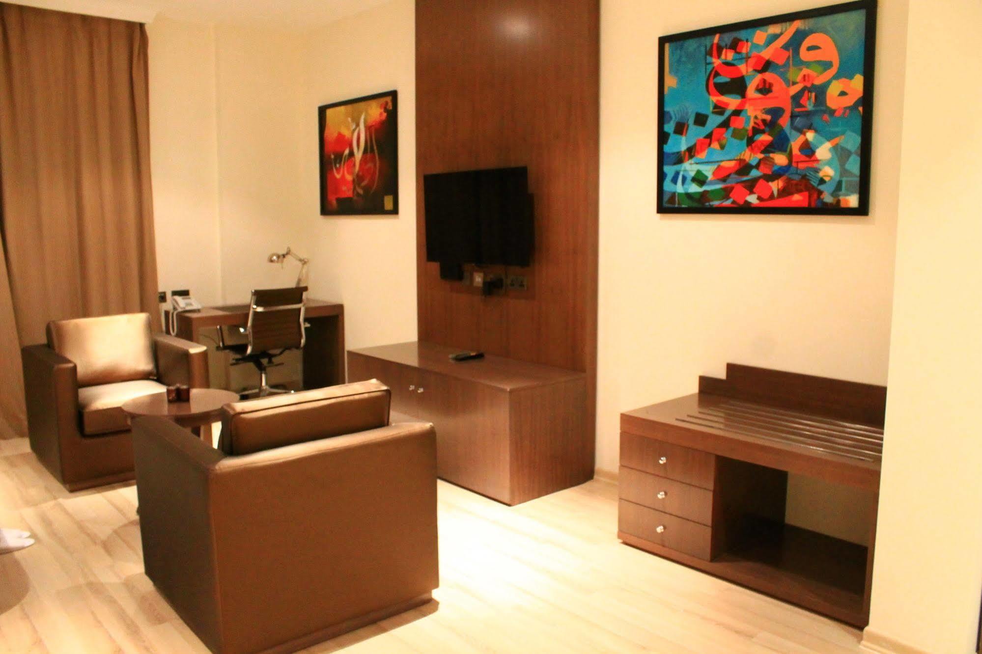 Rawda Hotel Doha Bagian luar foto