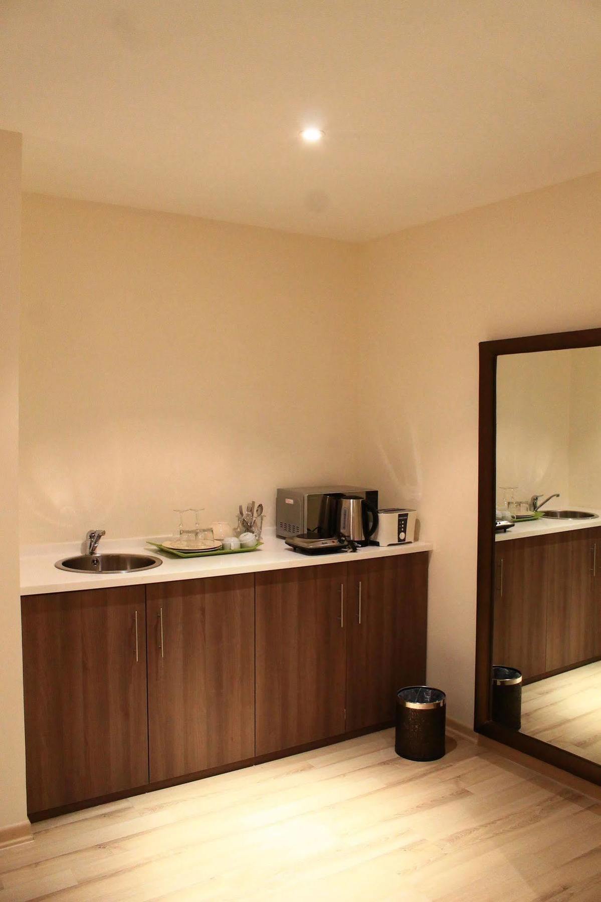 Rawda Hotel Doha Bagian luar foto